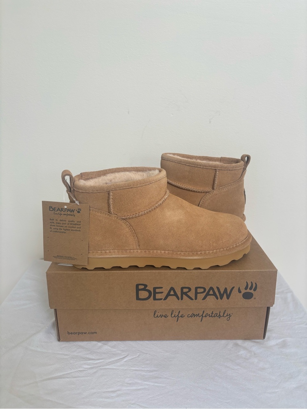 BearPaw Shorty Iced Coffee Pull On Ankle Bootie Size 9M Womens waterproof New
